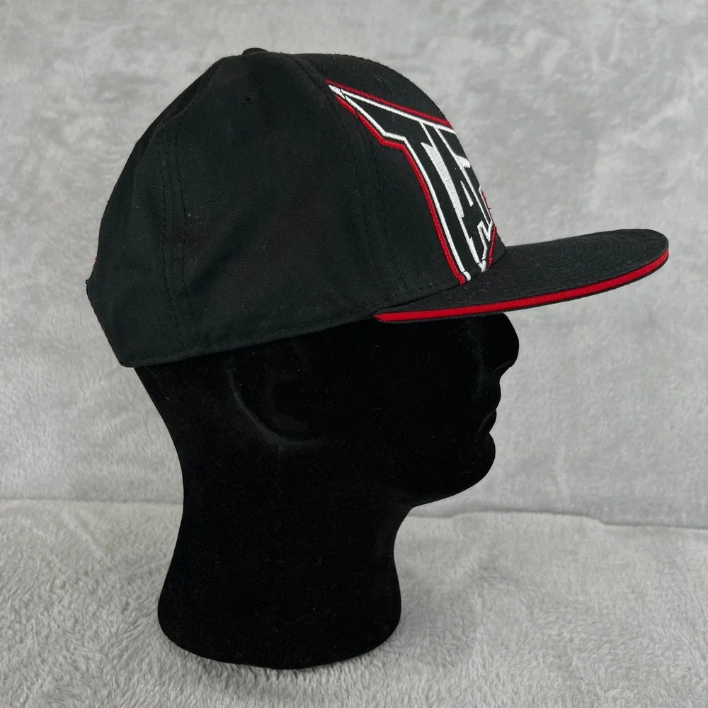 Tapout MMA Snapback Hat Black Flat Brim Embroidered Y2K Fight Streetwear Cap